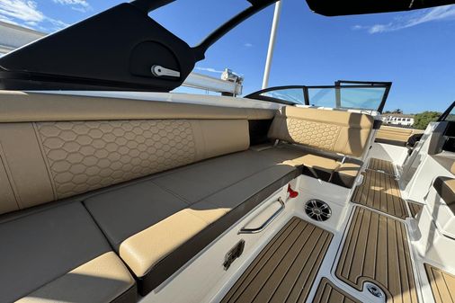 Sea Ray 270 SDX image