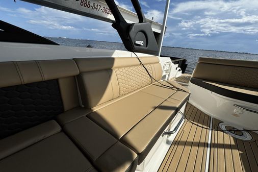 Sea Ray 270 SDX image