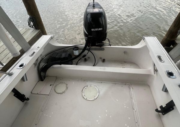 Boston-whaler 190-OUTRAGE image