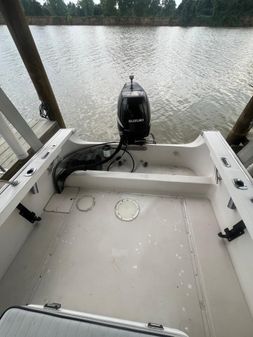 Boston-whaler 190-OUTRAGE image