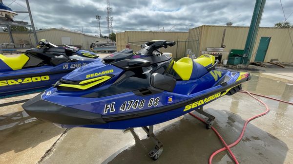 Sea-Doo WAKE PRO (Pair) 