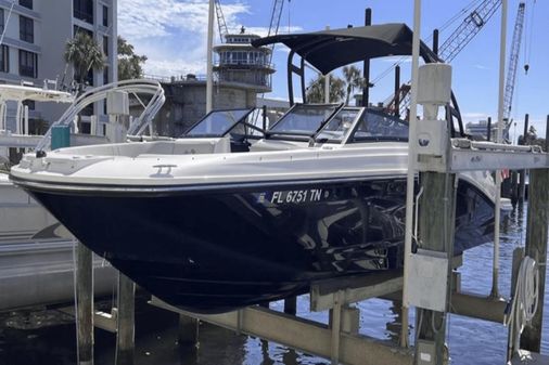 Sea Ray 230 SPX-OB image