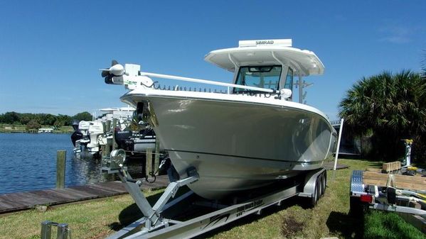 Crevalle 33 CSF Offshore Fishing image