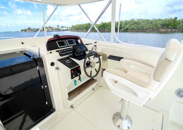 Boston-whaler 32-EXPRESS image