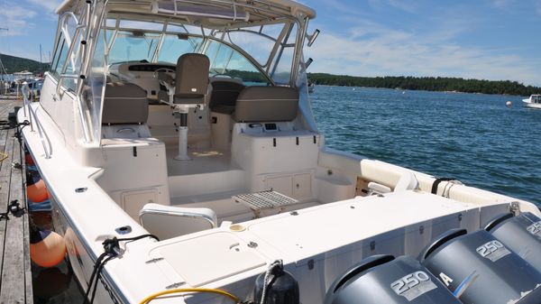 Grady-White 360 Express