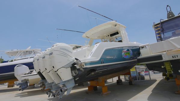 Boston Whaler 420 Outrage image