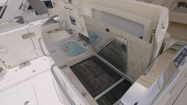 Boston Whaler 420 Outrage image