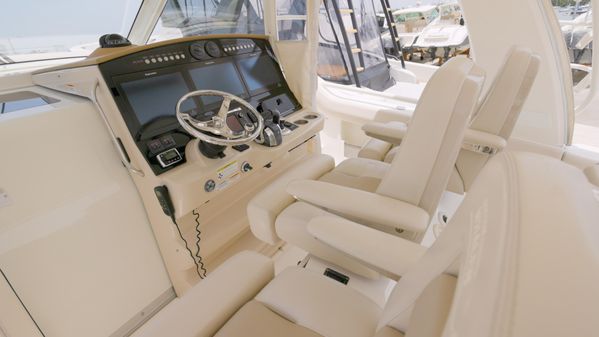 Boston Whaler 420 Outrage image