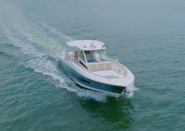 Boston Whaler 420 Outrage image