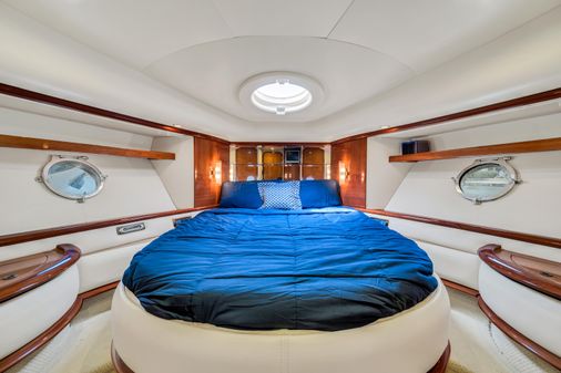 Azimut 62 image