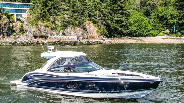 Formula 350 Crossover Bowrider