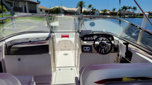 Regal 2700-BOWRIDER image