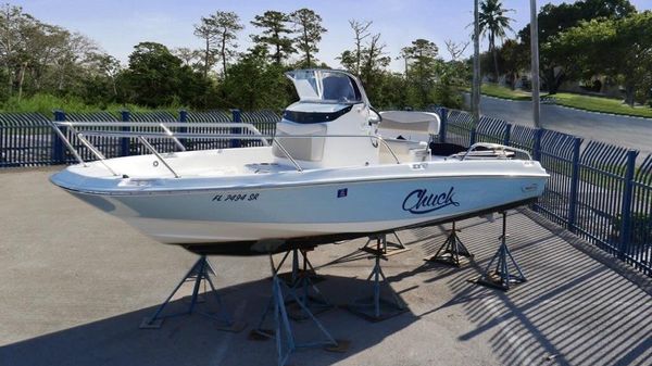 Boston Whaler 210 Dauntless 