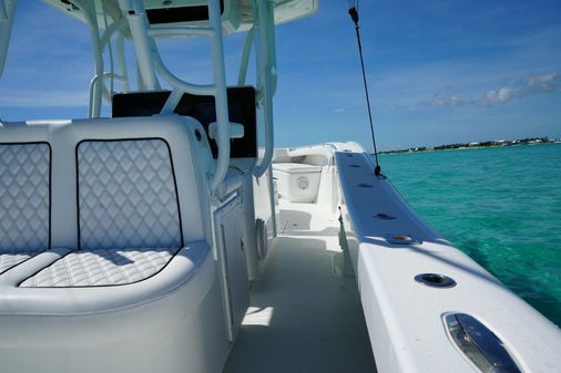 Yellowfin 34 Center Console image