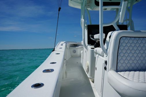 Yellowfin 34 Center Console image