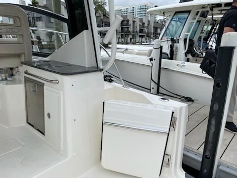 Boston Whaler 325 Conquest image