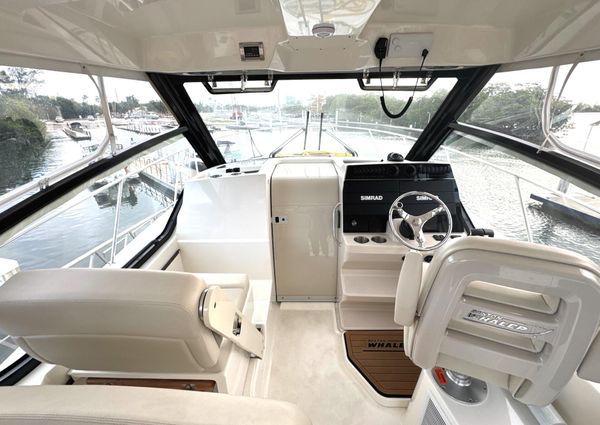 Boston Whaler 325 Conquest image