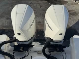 Boston Whaler 325 Conquest image