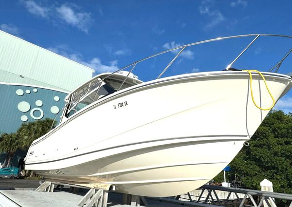 Boston Whaler 325 Conquest image