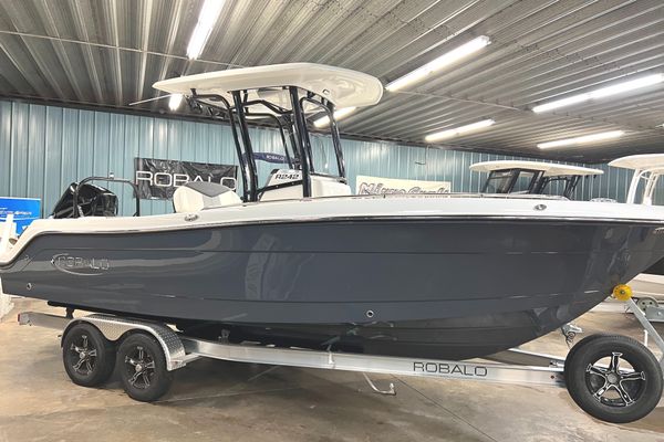 Robalo 242 EXPLORER - main image