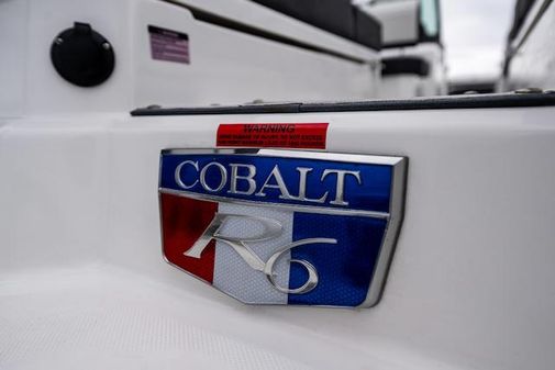 Cobalt R6 Outboard image