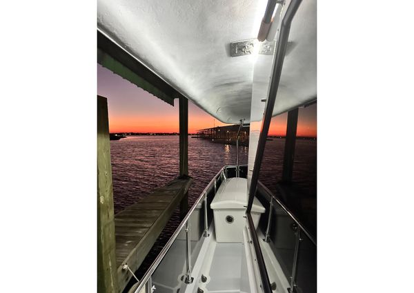 Hatteras 53 Motor Yacht Hard Top image