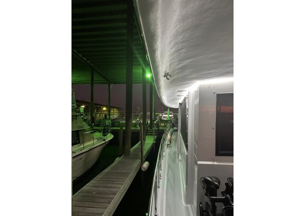 Hatteras 53 Motor Yacht Hard Top image