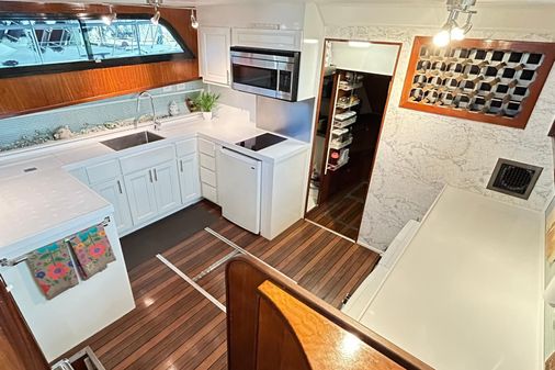 Hatteras 53 Motor Yacht Hard Top image