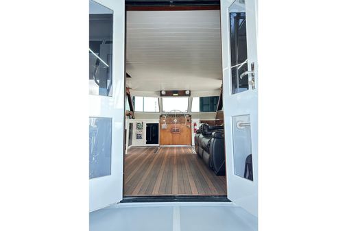 Hatteras 53 Motor Yacht Hard Top image