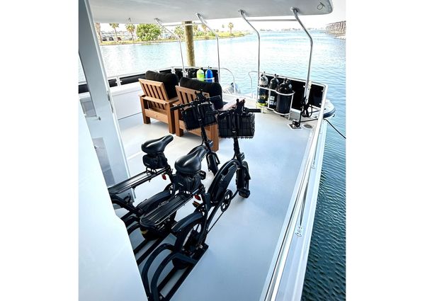 Hatteras 53 Motor Yacht Hard Top image