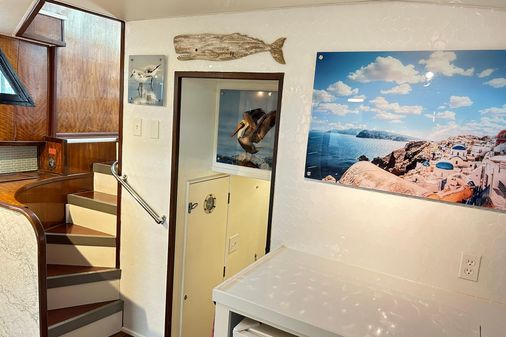 Hatteras 53 Motor Yacht Hard Top image