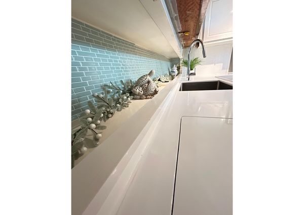 Hatteras 53 Motor Yacht Hard Top image