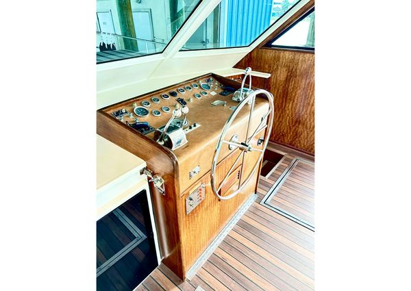 Hatteras 53 Motor Yacht Hard Top image