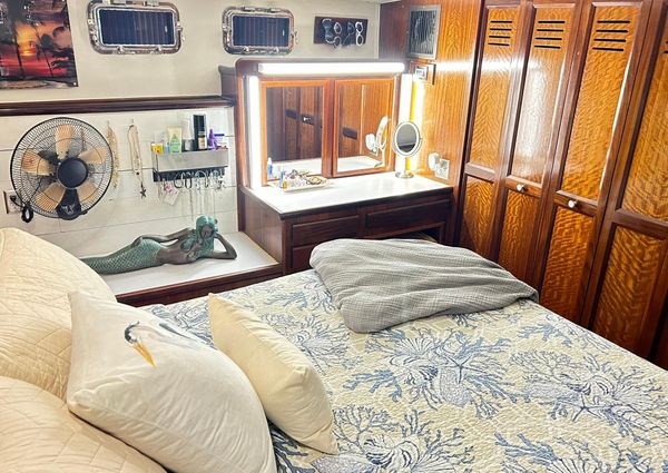 Hatteras 53 Motor Yacht Hard Top image