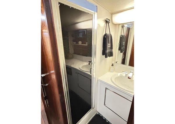 Hatteras 53 Motor Yacht Hard Top image