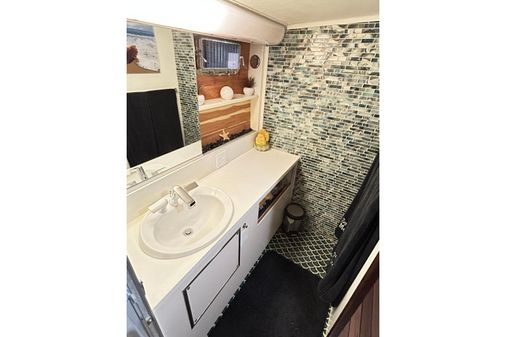 Hatteras 53 Motor Yacht Hard Top image