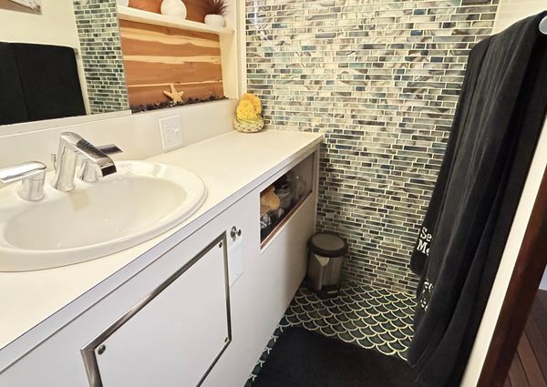 Hatteras 53 Motor Yacht Hard Top image