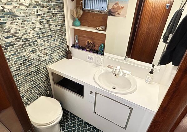 Hatteras 53 Motor Yacht Hard Top image