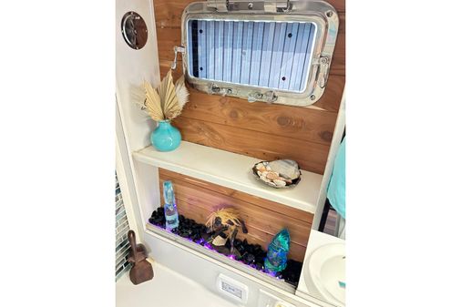 Hatteras 53 Motor Yacht Hard Top image