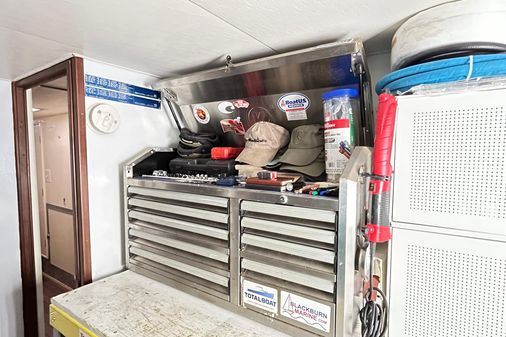 Hatteras 53 Motor Yacht Hard Top image