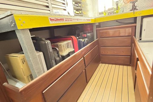 Hatteras 53 Motor Yacht Hard Top image