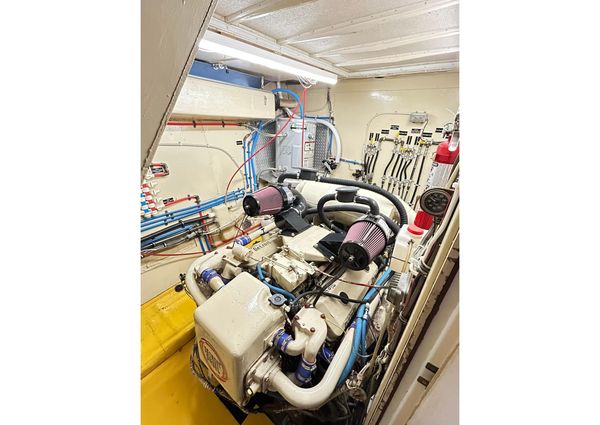 Hatteras 53 Motor Yacht Hard Top image