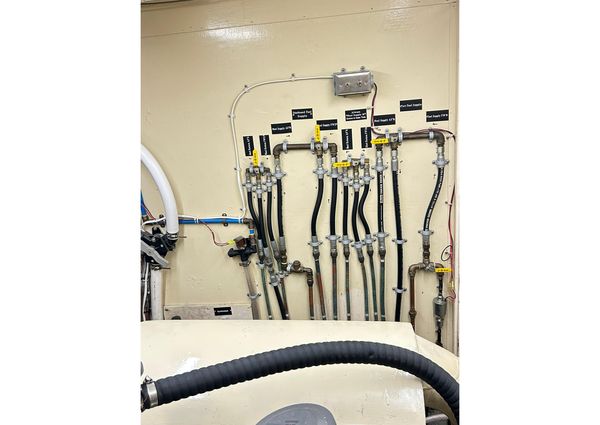 Hatteras 53 Motor Yacht Hard Top image