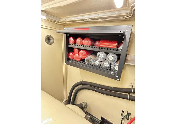 Hatteras 53 Motor Yacht Hard Top image