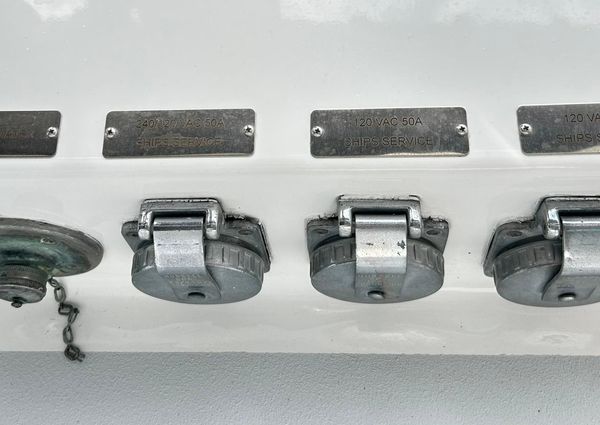 Hatteras 53 Motor Yacht Hard Top image