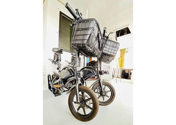 Hatteras 53 Motor Yacht Hard Top image