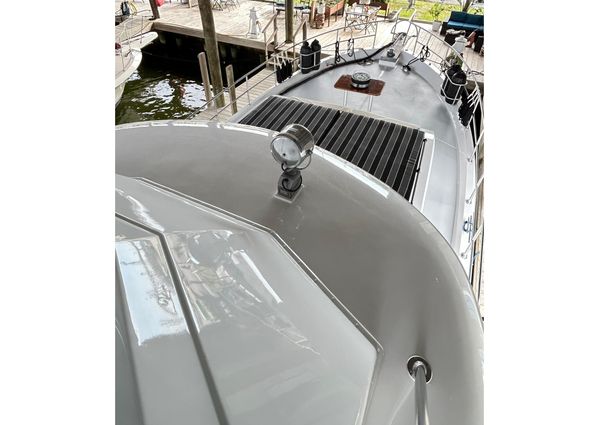Hatteras 53 Motor Yacht Hard Top image