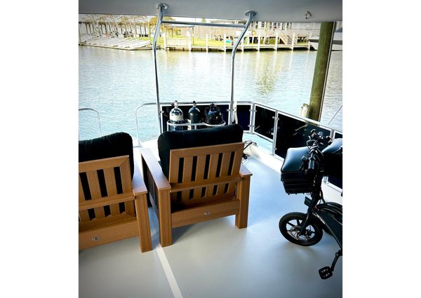 Hatteras 53 Motor Yacht Hard Top image