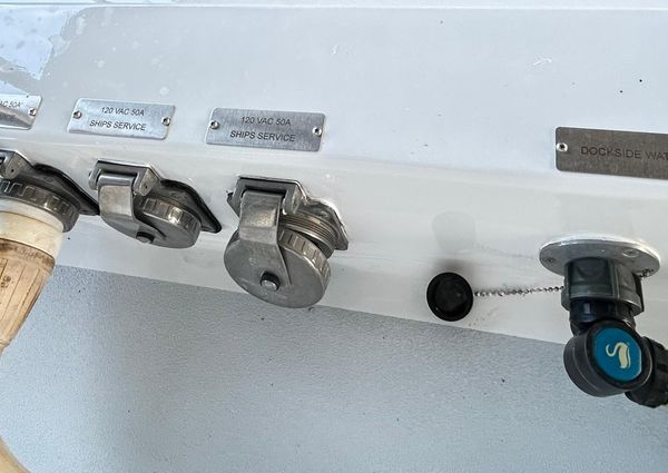 Hatteras 53 Motor Yacht Hard Top image