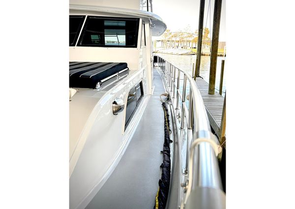 Hatteras 53 Motor Yacht Hard Top image